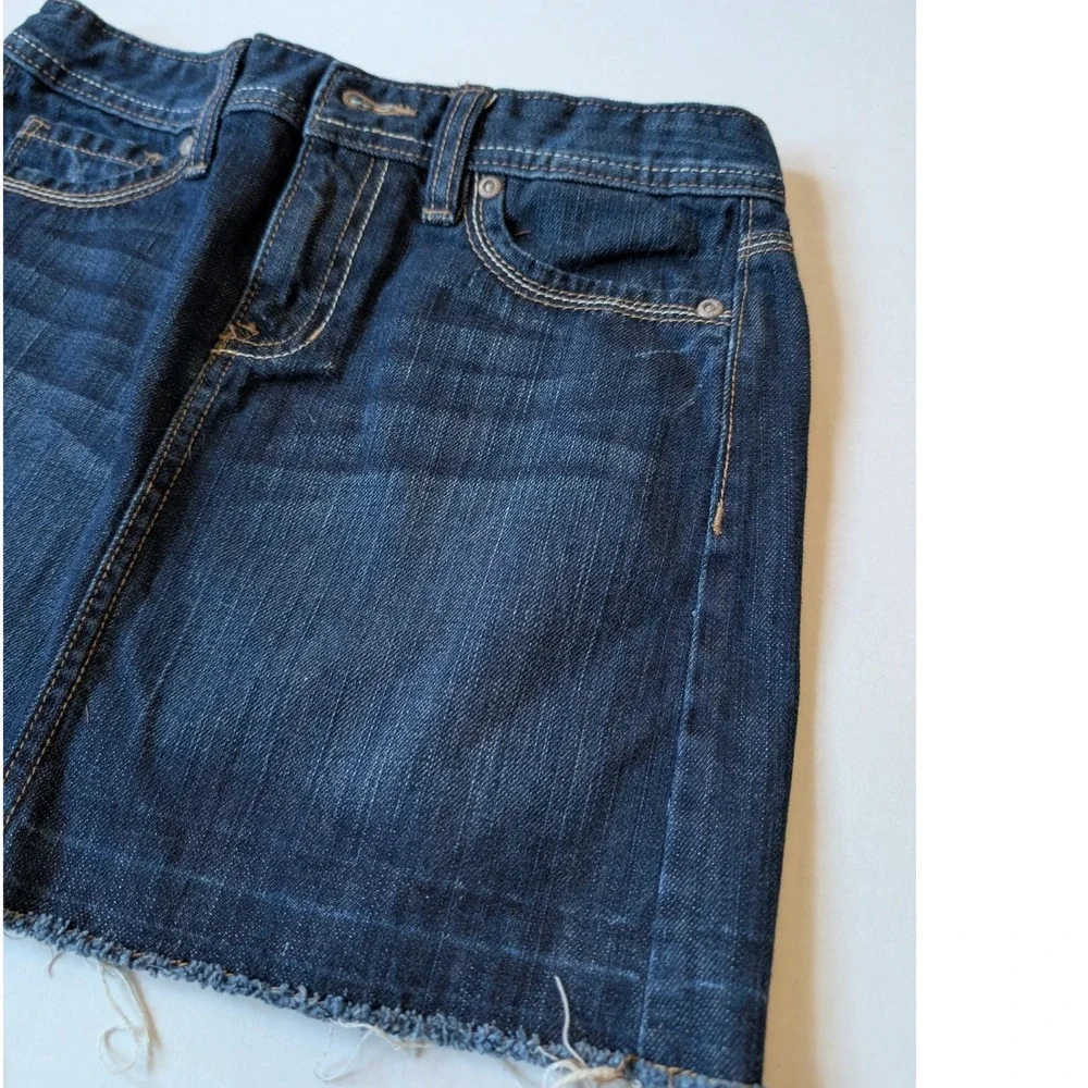 Old Navy Girls Blue Denim Mini Skirt‎ Dark Wash Raw Hem Size 12 Festival Retro